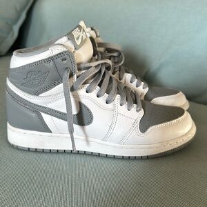 Jordan 1 Retro High Gray & White